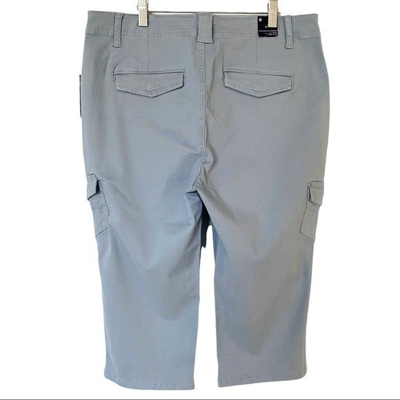 Womens Gray Cargo Capri Pants Size 12 Comfort Stretch - Picture 2 of 15